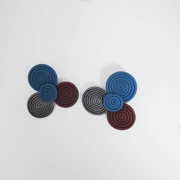 Spiral polymer clay studs - Picture 2 of 2